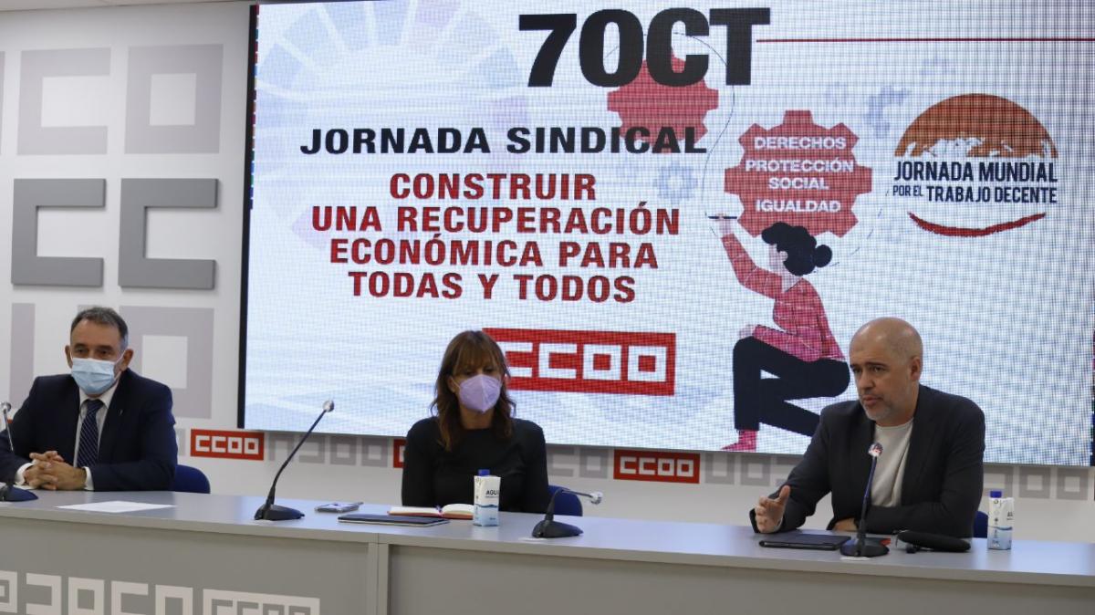 El secretario de Estado de Agenda 2030, Enrique Santiago; la secretaria confederal de Internacional y Cooperacin, Cristina Faciaben, y el secretario general de CCOO, Unai Sordo.